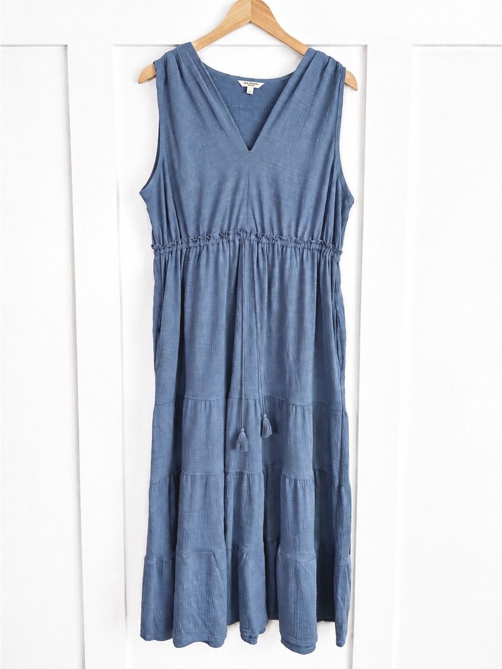 Max Studio London Sleeveless Blue V-Neck Tiered Maxi Dress Women’s Size 1X